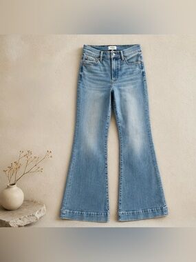 Pistola Premium Denim Light Wash Flare Jeans Size 28